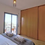 Apartment Spacious Terrace, Swimming Pool, Private Parking *