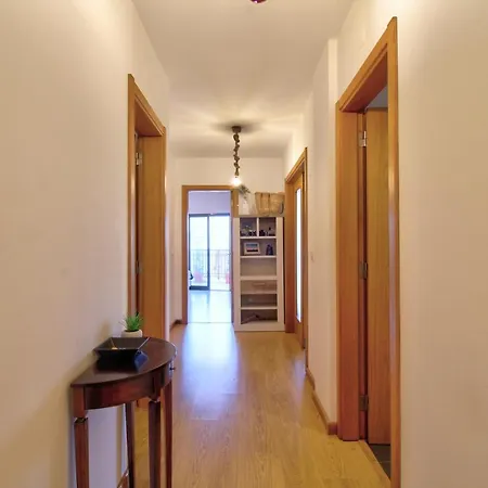 Spacious Terrace, Swimming Pool, Private Parking Apartment Olhao