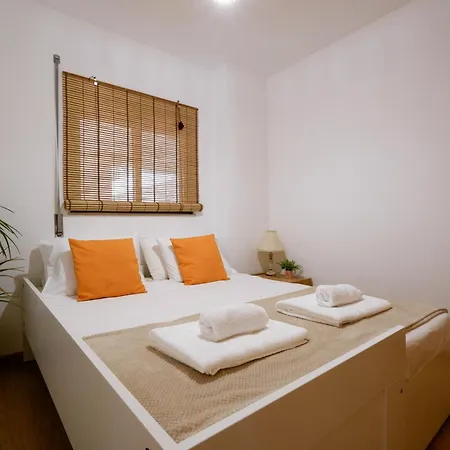 Spacious Terrace, Swimming Pool, Private Parking Appartement Olhão