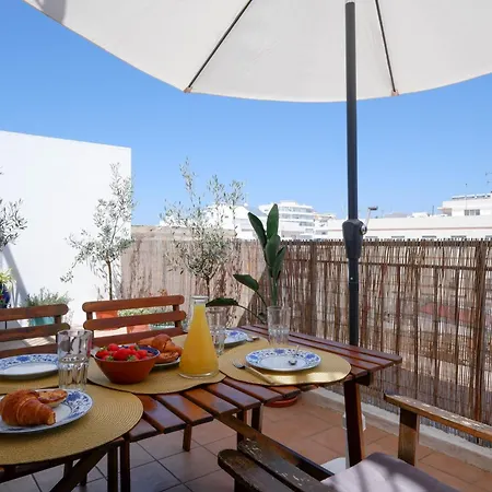 Apartamento Spacious Terrace, Swimming Pool, Private Parking *