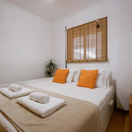 Spacious Terrace, Swimming Pool, Private Parking *