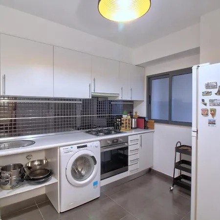 Lejlighed Spacious Terrace, Swimming Pool, Private Parking