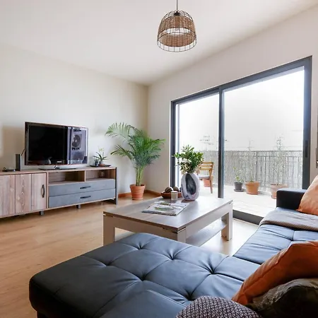 Spacious Terrace, Swimming Pool, Private Parking *